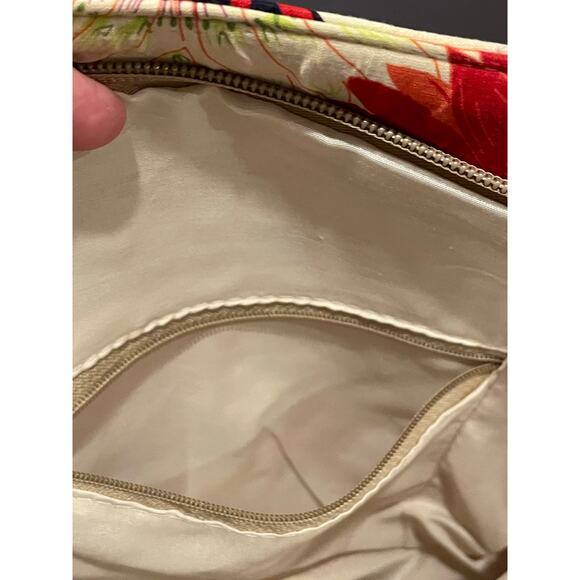 NWT Mountain Mamas Floral  Frenzy handbag with wooden detail handle - Picture 10 of 11